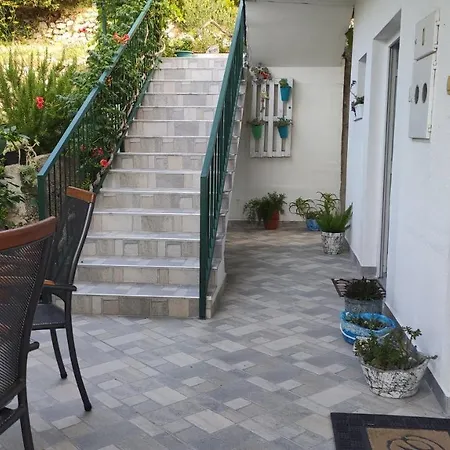 Guesthouse Podaca 3*