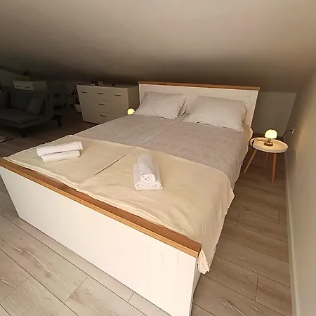 Guesthouse Podaca 3*