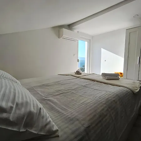 Guesthouse Podaca 3* 포도카