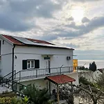 Guesthouse Podaca 3*