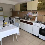 Guesthouse Podaca 3*