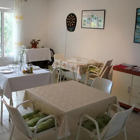 Guesthouse Podaca ゲストハウス