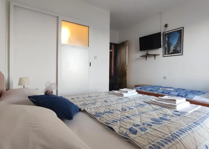 Guesthouse Podaca 3*