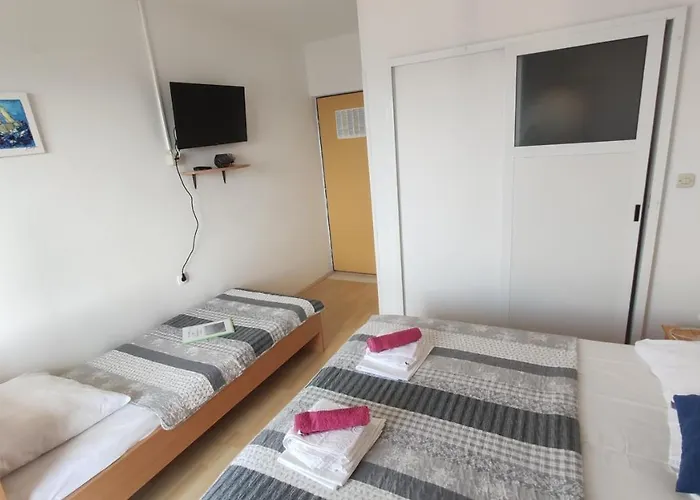 Guesthouse Podaca 3*