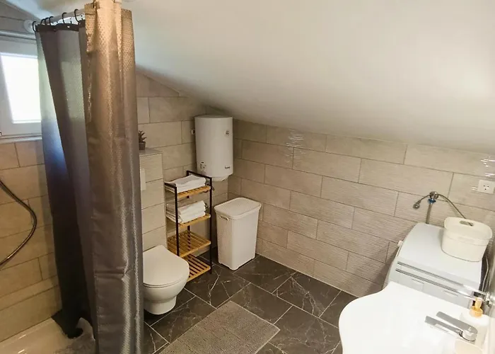 Guesthouse Podaca 3*